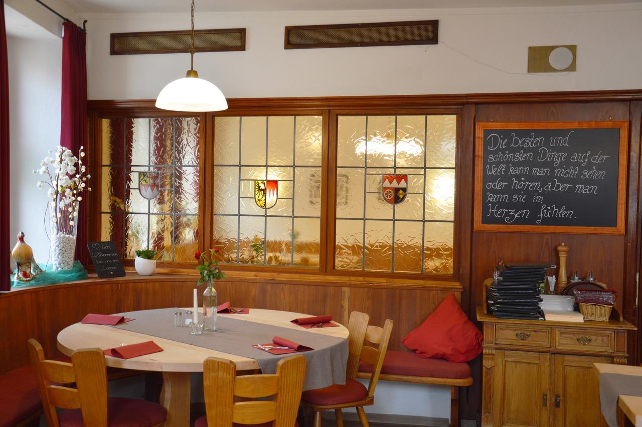 Hotel Gasthof Metzgerei Lamm - Benedikt Rueckel Geiselwind Exterior photo